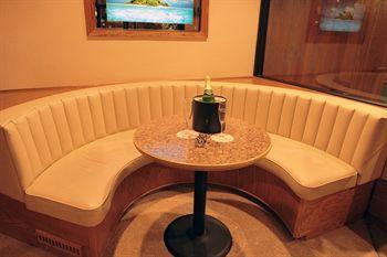 Sybaris Pool Suites Mequon Brown Deer Dış mekan fotoğraf