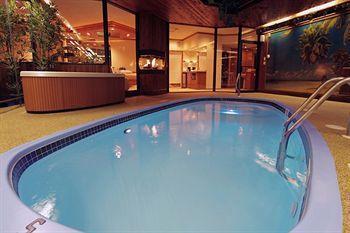 Sybaris Pool Suites Mequon Brown Deer Dış mekan fotoğraf