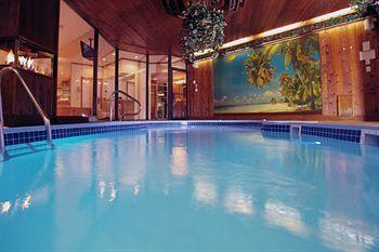 Sybaris Pool Suites Mequon Brown Deer Dış mekan fotoğraf