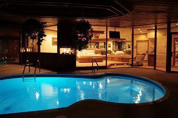 Sybaris Pool Suites Mequon Brown Deer Dış mekan fotoğraf