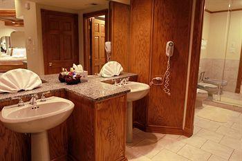 Sybaris Pool Suites Mequon Brown Deer Dış mekan fotoğraf