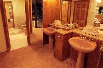 Sybaris Pool Suites Mequon Brown Deer Dış mekan fotoğraf
